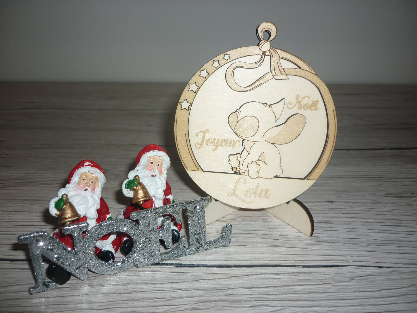 Boules de Noël en Bois Gravées au Laser.