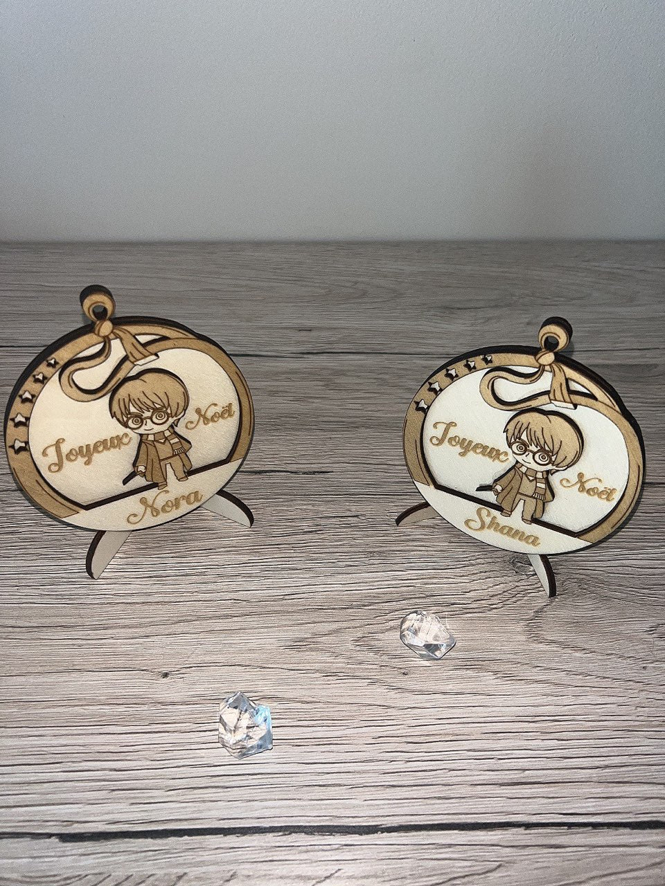 Boules de Noël en Bois Gravées au Laser.