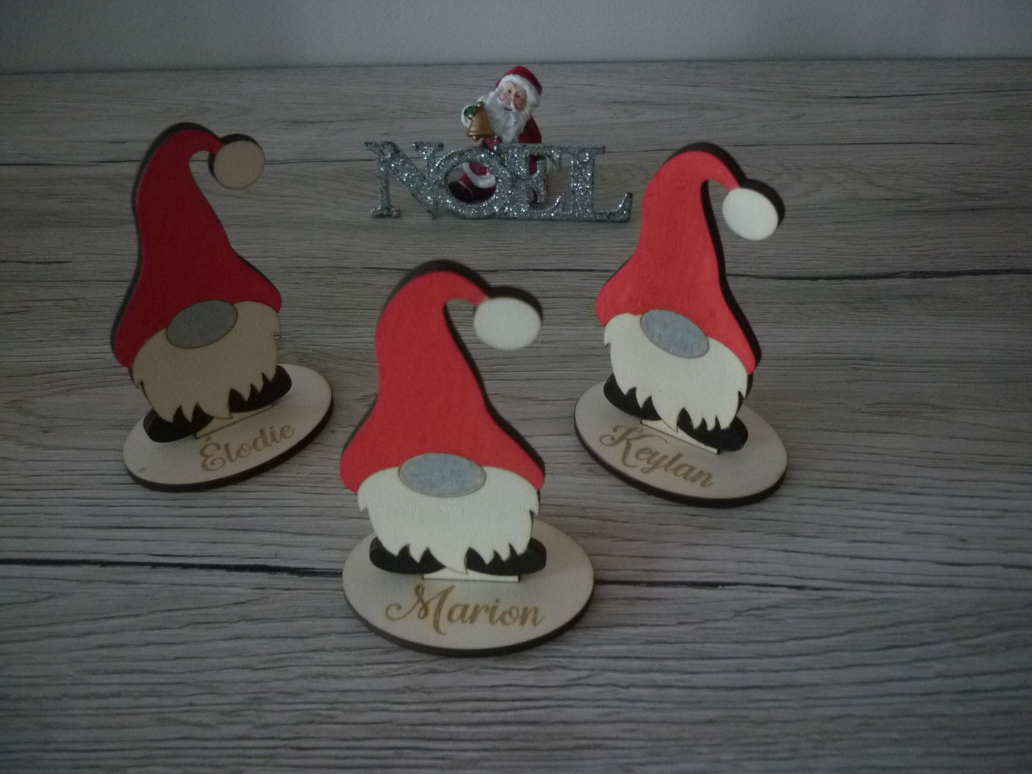 Marque place "père noël, gnomes ou sapin"