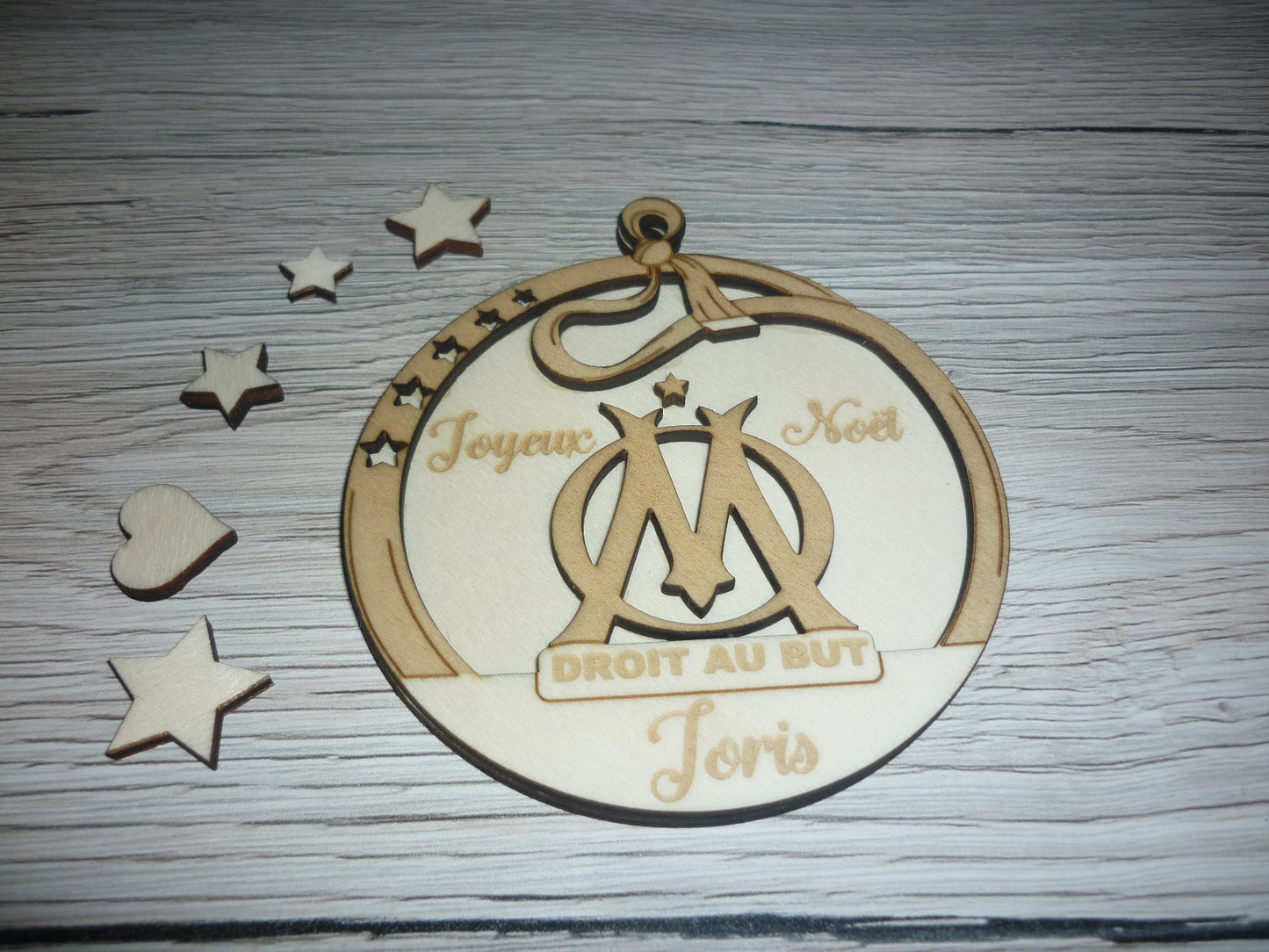 Boules de Noël en Bois Gravées au Laser.